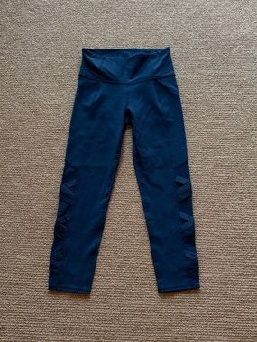 Women's Athleta HR Mesh Capri Leggings, Size XS NWT